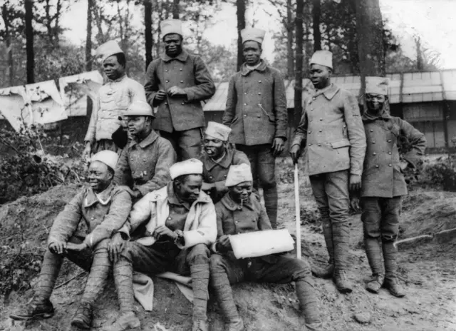 Des Tirailleurs Sénégalais