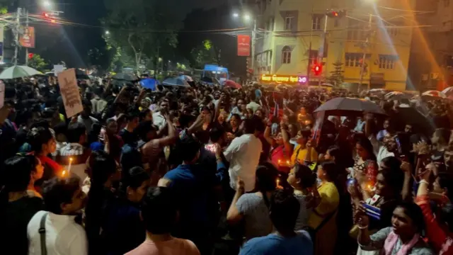 রাতের রাস্তা দখল কর্মসূচীতে লাখ লাখ মানুষ বুধ আর বৃহস্পতিবারের মাঝ রাতে রাস্তায় নেমেছিলেন