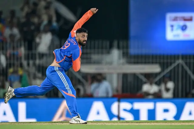 वरुण चक्रवर्ती