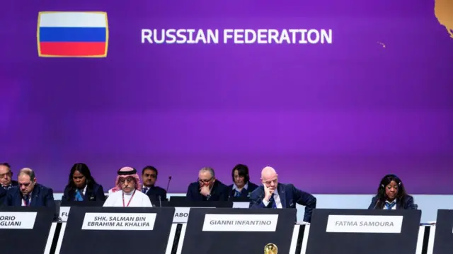 ரஷ்யா வெளியேற்றம்