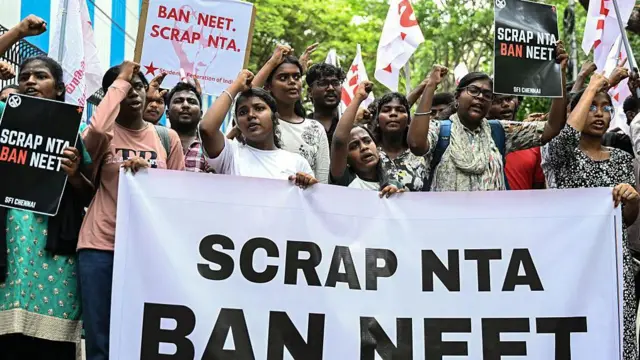 एनटीए के विरोध में छात्र संगठन एसएफआई का प्रदर्शन 