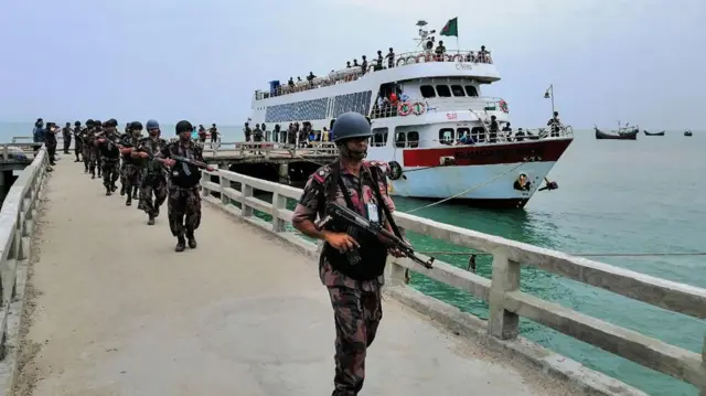 ၂၀၁၉ ခုနှစ်က စိန့်မာတင်ကျွန်းပေါ်မှာ လုံခြုံရေးယူနေတဲ့ ဘင်္ဂလားဒေ့ရှ် နယ်ခြားစောင့်