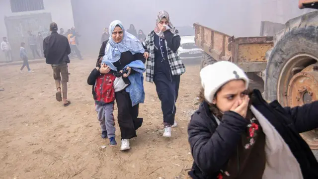 İsrail-Gazze savaşı 100. gününde: Netanyahu yaklaşık 24 bin kişinin  öldürüldüğü Gazze'de saldırıların süreceğini açıkladı - BBC News Türkçe