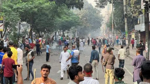 রাজনৈতিক পরিস্থিতি আরও সহিংস হয়ে ওঠার আশঙ্কা করছেন অনেকে। 