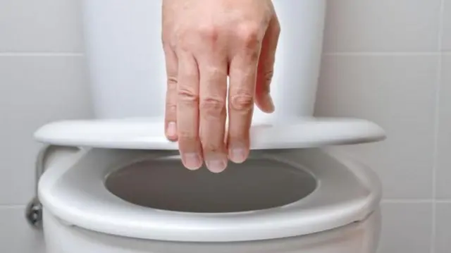 ஒருநாளைக்கு நீங்கள் எவ்வளவு முறை மலம் கழிக்கவேண்டும்? மலத்திற்கும் ஆரோக்கியத்திற்குமான தொடர்பு என்ன?