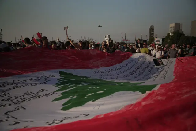 بیروت چندین جنگ داخلی بە خود دیدە، خونین‌ترینشان حدود پنجاە سال پیش آغاز شد