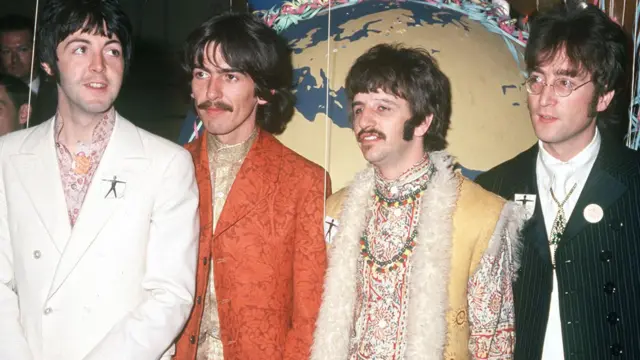 Beatles (слева направо): Пол Маккартни, Джордж Харрисон, Ринго Старр и Джон Леннон, фото 1967 года — года выхода альбома Sgt. Pepper's Lonely Hearts Club Band.