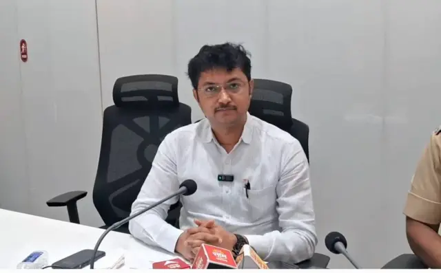 मंदिर संस्थानचे अध्यक्ष जिल्हाधिकारी कीर्ती किरण पुजार