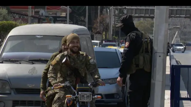 عناصر الأمن السوري 