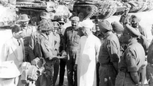 भिकीविंड पैटन नगर में पाकिस्तानी टैंकों के साथ राष्ट्रपति राधाकृष्णन