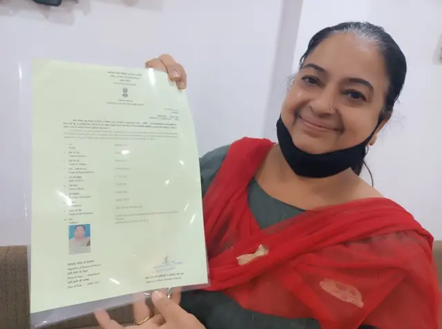 ભારતીય નાગરિકતાપત્ર સાથે બિરમાબાઈ