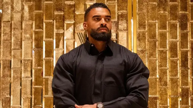 Foto Latif "Latz" Ayodele yi uwe ojii