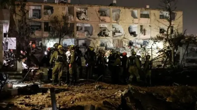 બીબીસી ગુજરાતી ઇઝરાયલ પર ઈરાનનો મિસાઇલ હુમલો વિસ્ફોટ બીબીસી ગુજરાતી ઇઝરાયલ પર ઈરાનનો મિસાઇલ હુમલો વિસ્ફોટ બીબીસી ગુજરાતી ઇઝરાયલ પર ઈરાનનો મિસાઇલ હુમલો વિસ્ફોટ બીબીસી ગુજરાતી ટ્રમ્પે ઈરાનના વીજમથકો ઉડાવી દેવા ડેડલાઇન આપી, ઈઝરાયલના 'પરમાણુ મથકો' પર ઈરાનનો હુમલો હોર્મુઝની સામુદ્રધુની ઇઝરાયલના અરદ શહેર અને આસપાસના વિસ્તારોમાં ઈરાને કરેલા હુમલામાં ઘણા લોકોને ઈજા થઈ છે