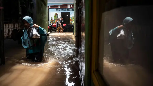 Banjir di Kampung Melayu, Jakarta.