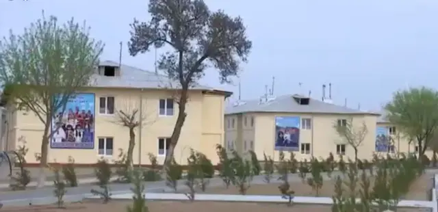 Манас айылындагы барак үйлөрдүн ордуна эки жана төрт кабат заңгыраган үйлөр курулду