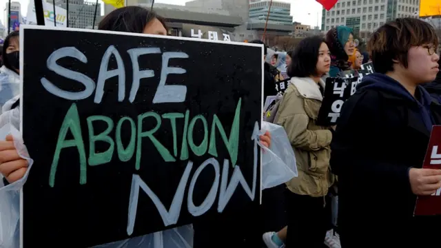 (캡션) 세계보건기구는 전 세계에서 이뤄지는 낙태의 절반은 안전하지 못한 방법으로 행해지고 있다고 발표했다