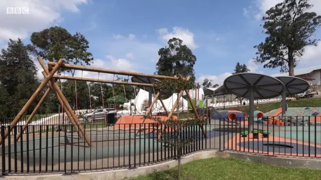 ቤተመንግስቲ