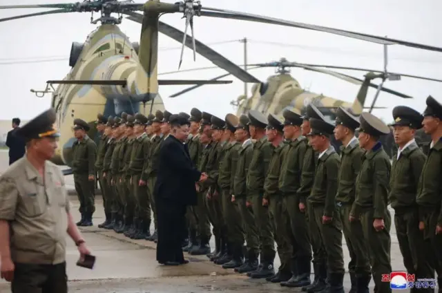 Shimoliy Koreya armiyasi Rossiyanikidek qurilgan.