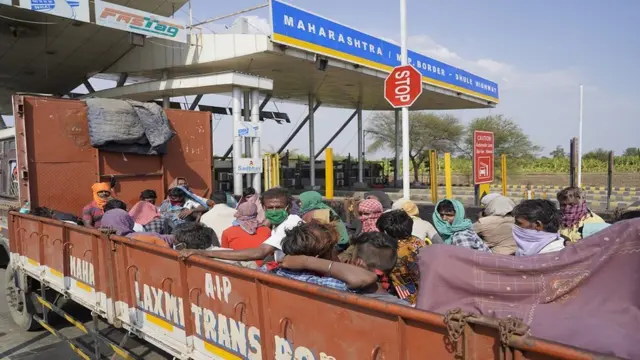 स्थलांतरित मजूर