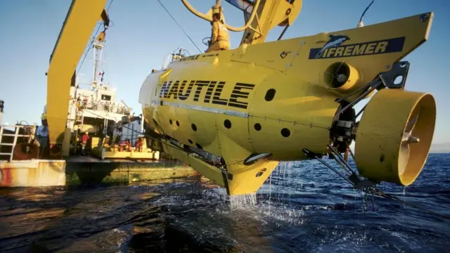 Исследователи собираются спуститься ко дну в таких батискафах, чтобы посмотреть, в каком состоянии сейчас находится "Титаник"