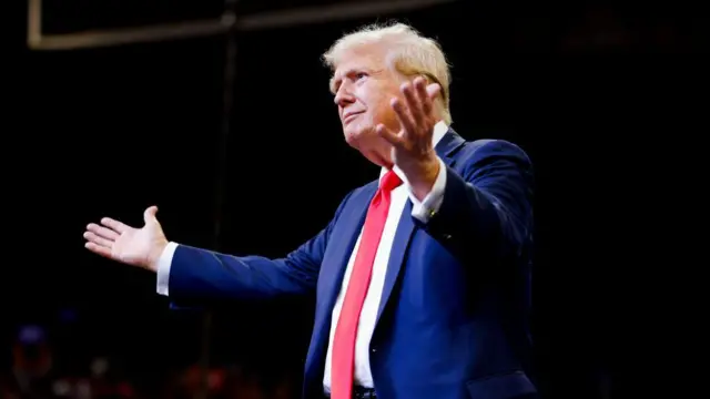 डोनाल्ड ट्रंप