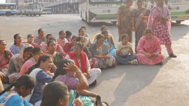 తెలంగాణ, టీజీఎస్‌ఆర్టీసీ, ప్రయాణికుల ఇబ్బందులు