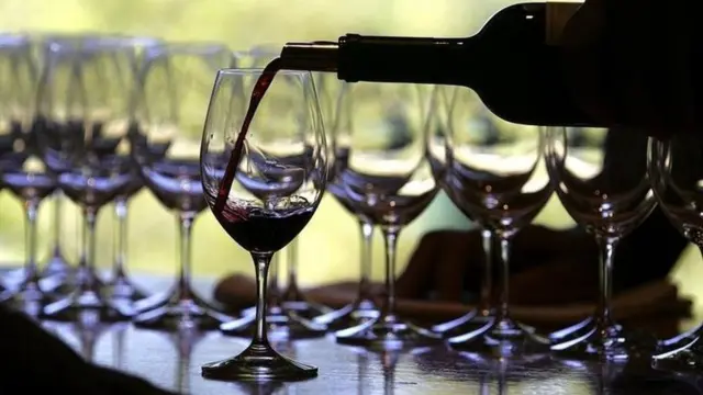 бокалы, вино