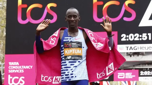 ኬንያዊ ተዓዋቲ ወርቂ መዳልያ ማራቶን ለንደን