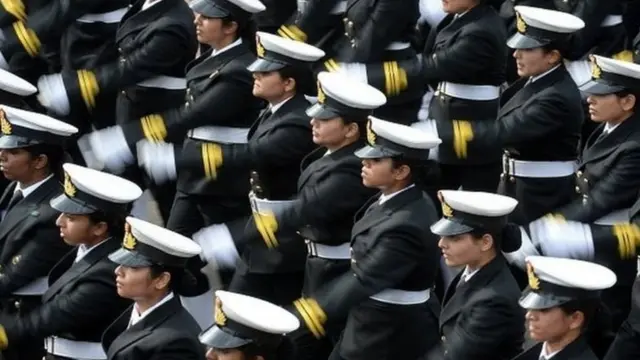 नौदलातील महिला पथक