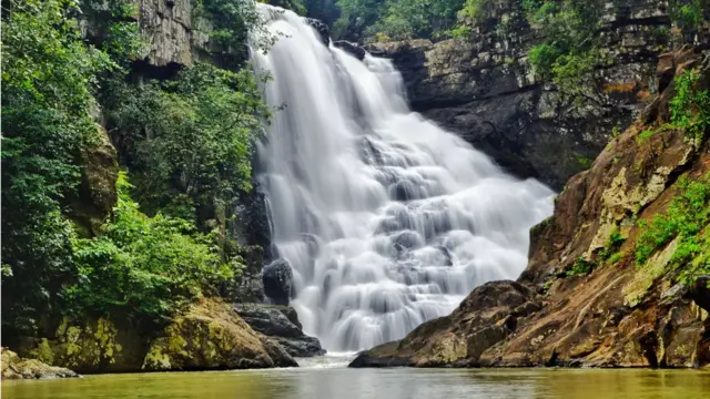 बस्तर का एक झरना