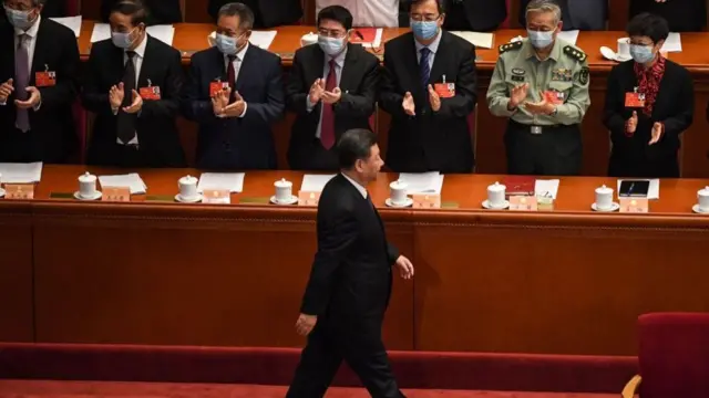 中国国家主席习近平抵达人民大会堂。