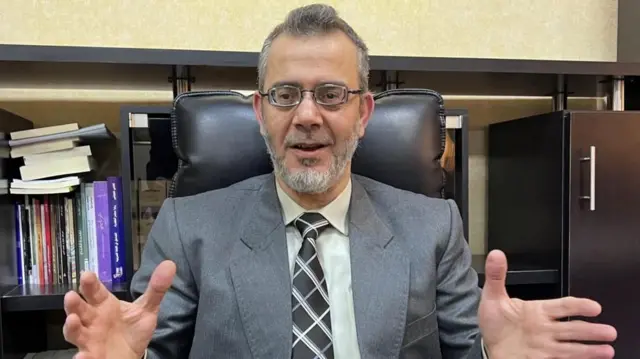 Geçici hükümetin eğitim bakanı olan Nazı El Kadri 