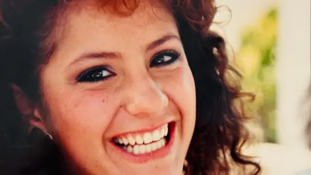 Tôi mặc như thể đi dự tiệc cho trận bóng đá đầu tiên của mình