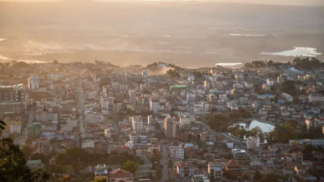 တောင်ကြီးမြို့မြင်ကွင်း (ပုံဟောင်း)