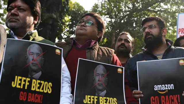 ভারতে ব্যবসায়ীরা অনেকেই স্লোগান দিচ্ছেন 'বেজোস নিপাত যাও'