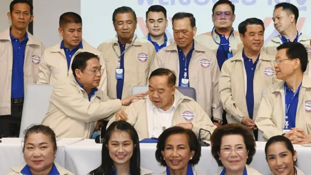 พล.อ .ประวิตร วงษ์สุวรรณ เป็นประธานการประชุม พปชร. ครั้งแรกเมื่อ 10 ก.ค. นับจากได้รับเลือกให้เป็นหัวหน้าพรรค