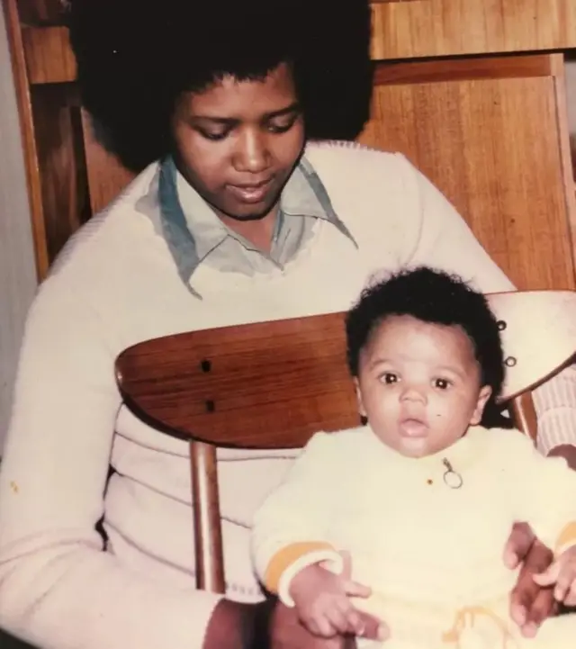 1977లో నేను, నాకు జన్మనిచ్చిన తల్లి మరియా