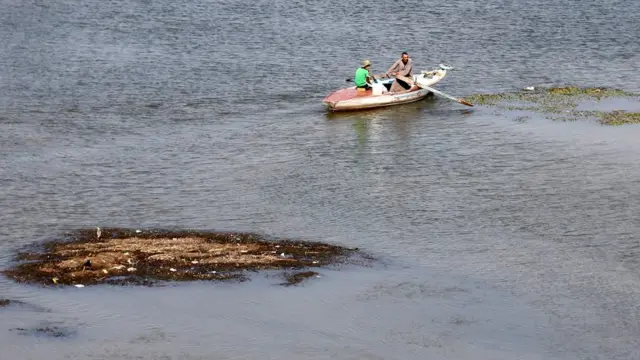 أحد الصيادين في النيل