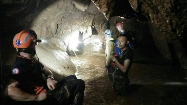 去年，复杂危险的泰国洞穴救援持续了17天