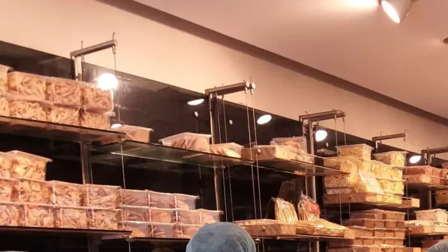 मिठाई पसल