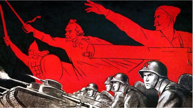 La propaganda fue clave en la Segunda Guerra Mundial. La soviética, como en este cartel, trató de mantener alta la moral en la resistencia a la invasión nazi.
