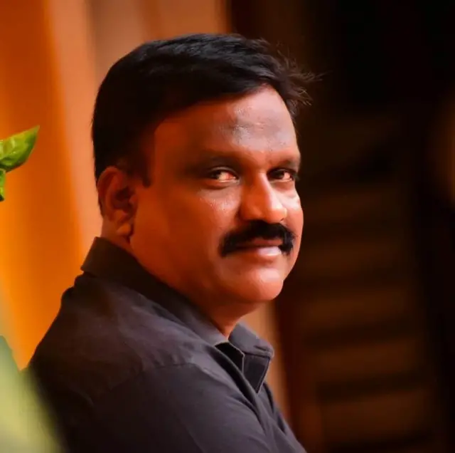 அரசியல் விமர்சகர் இளங்கோவன்