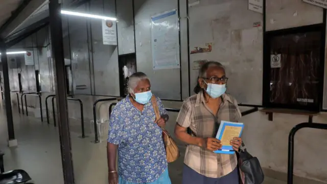 වෛද්‍ය වර්ජනය ක්‍රියාත්මක වුවද හදිසි සේවා පමණක් සිදුකරන බව රජයේ වෛද්‍ය නිලධාරීන්ගේ සංගමය නිවේදනය කර සිටියි 