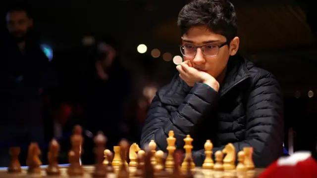 علیرضا فیروزجا یکی دیگر از شطرنج‌بازهای برجسته‌ای است که ایران را ترک کرده و الان برای فرانسه مسابقه می‌دهد