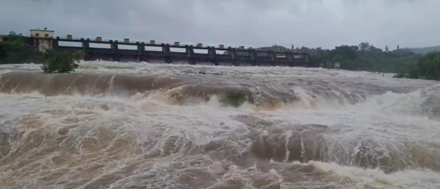पुण्याच्या खडकवासला धरणातून पाण्याचा विसर्ग सुरू; राज्यातील पावसाचा अंदाज जाणून घ्या