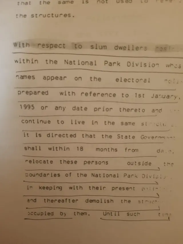 1997 साली कोर्टाने या वस्तीतल्या लोकांचं पुनर्वसन करा असं म्हटलं होतं 