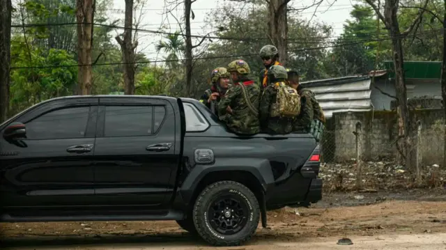 ကရင်နယ်ခြားစောင့်တပ် BGF တပ်ဖွဲ့ဝင်တွေ