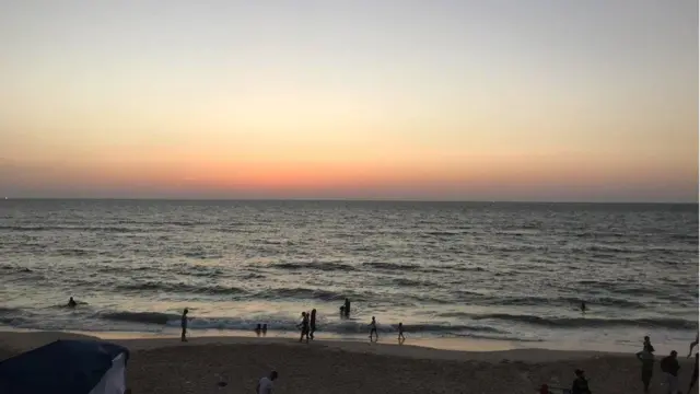 अल ज़हरा में समुद्री किनारा