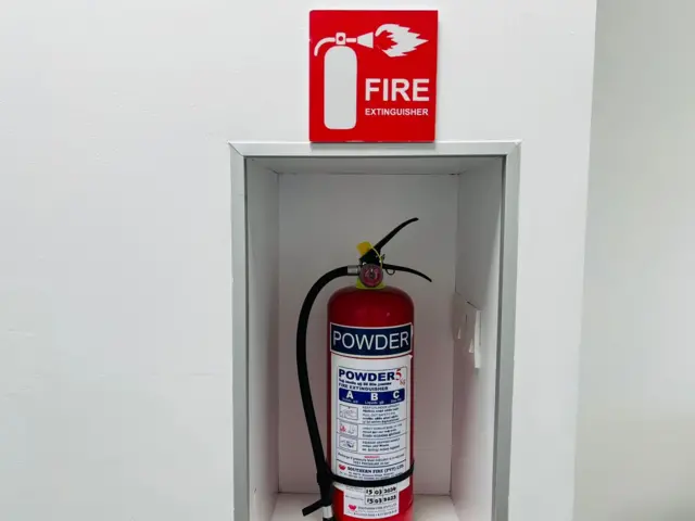 ගිනි නිවීමේ උපකරණයක්