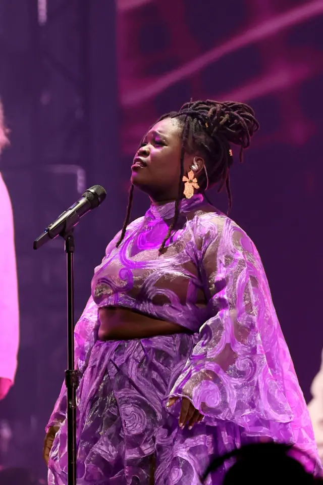 Daymé Arocena canta en los latin grammy 